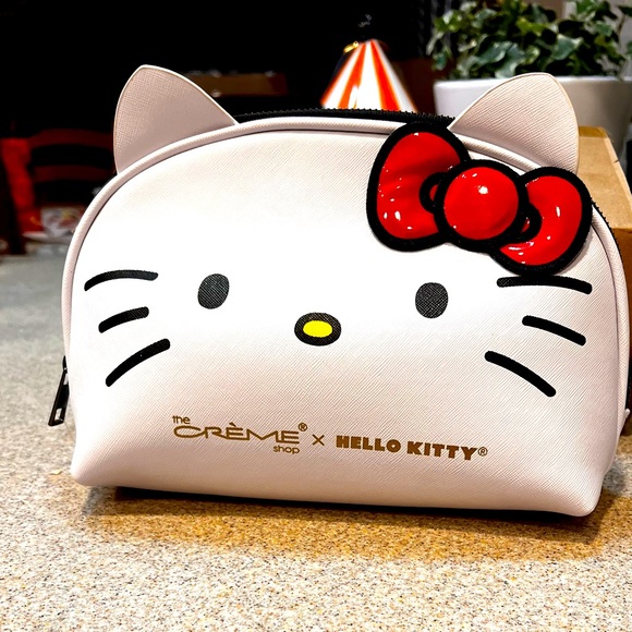 Hello Kitty Handbags - Hello Kitty Makeup Bag